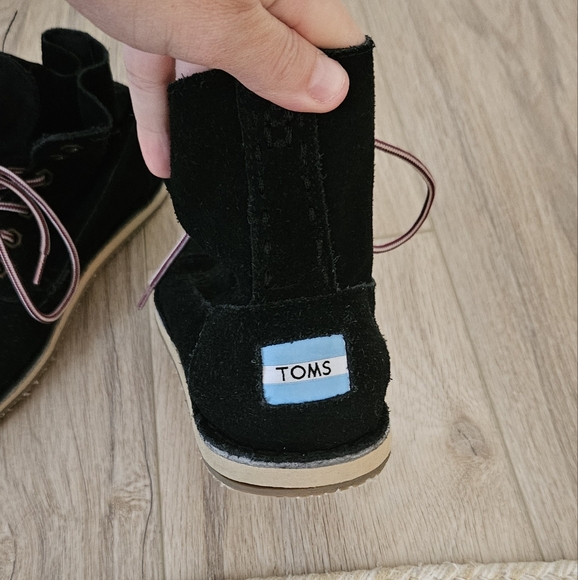 TOMS Womens Tomboy Boot Size 8.5 Black Suede Lace Up Boho Hipster Combat Bootie - Picture 4 of 8